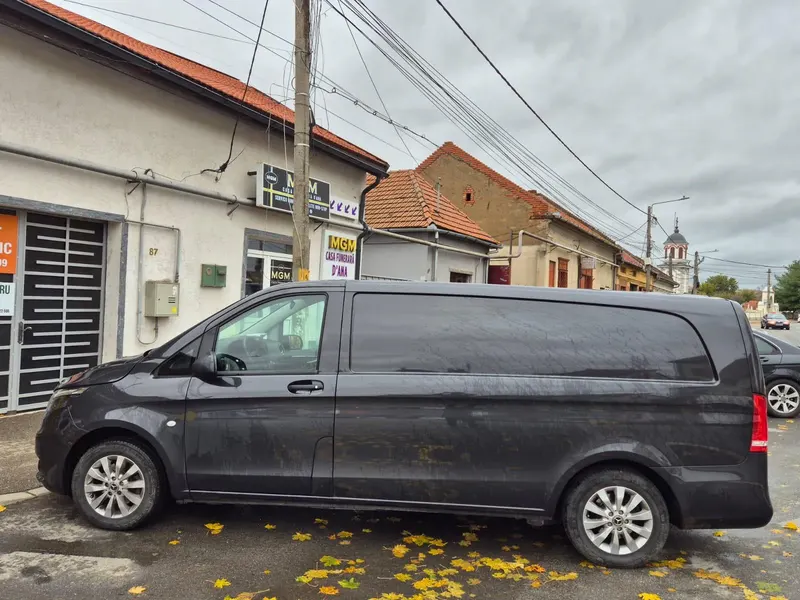 Mercedes autospecială pentru transport funerar